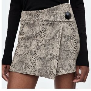 Zara Basic Snakeskin Print Skort